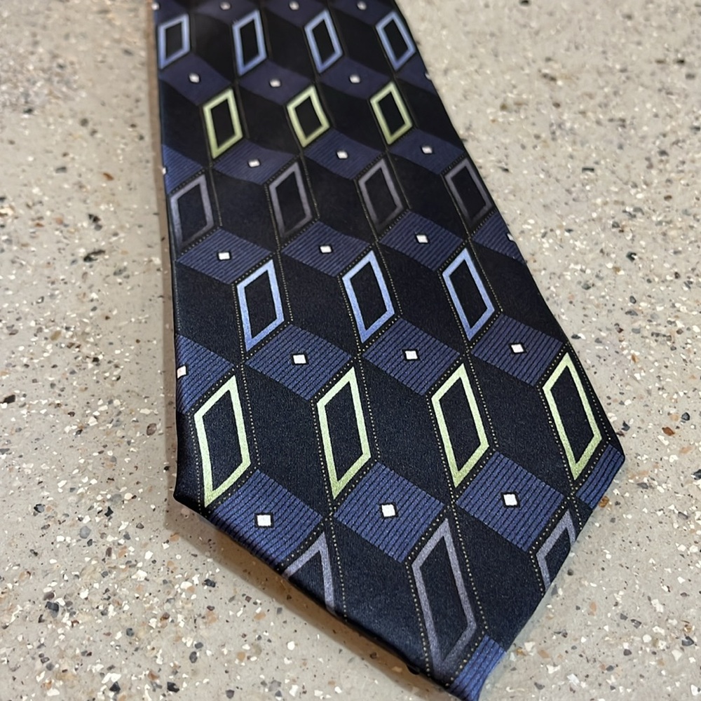 KILBURNE AND FINCH SILK 3D GEOMETRIC TIE BLUE MULTI